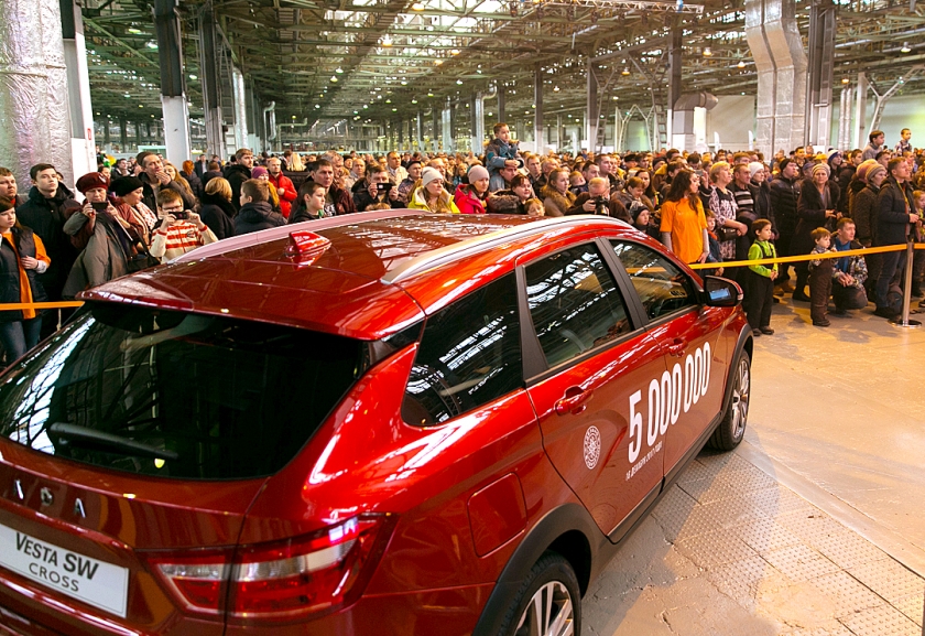 ''LADA Ижевск'' выпустил 5-миллионный автомобиль
